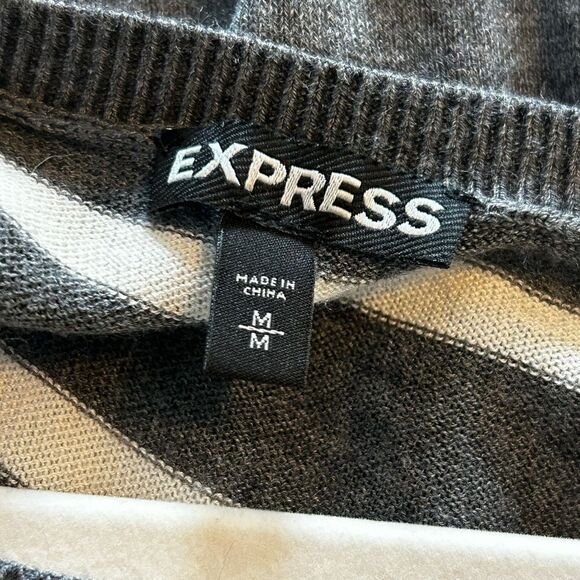 EXPRESS sweater /split back women’s Medium striped - Picture 12 of 16